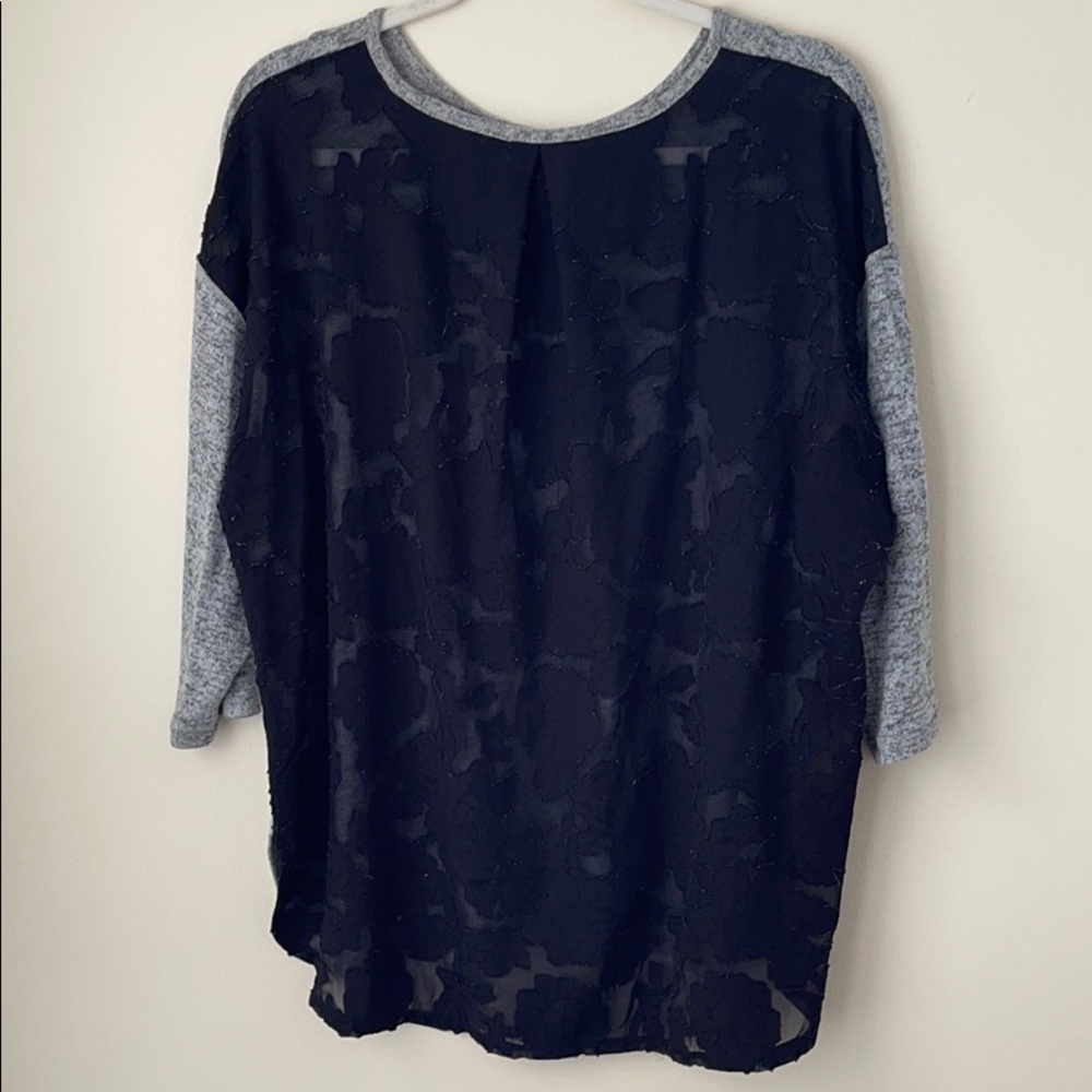 Elbow Length Top - Picture 2 of 3
